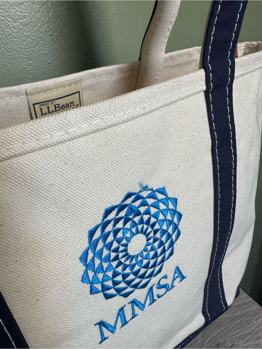LL Bean Boat And Tote blue Trim Size Medium (16”x12”) Usa Made Outdoor - Picture 8 of 9